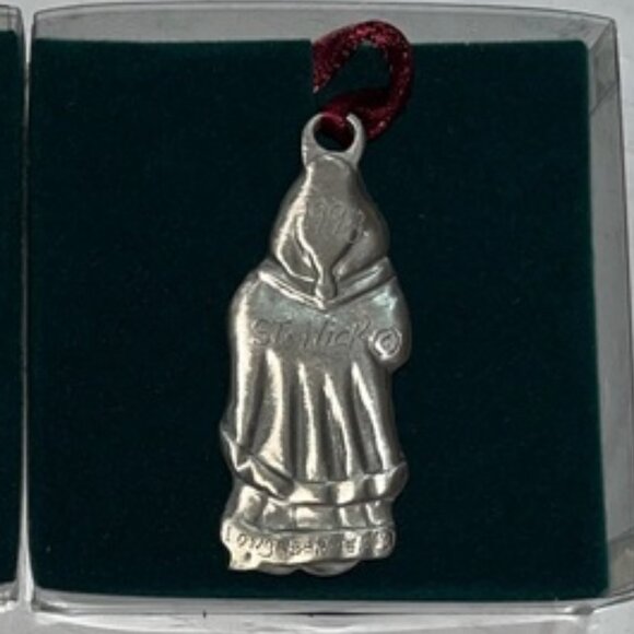 Vintage Longaberger Commemorative Santa Collection Pewter Ornaments - Box of 4 - Picture 10 of 15